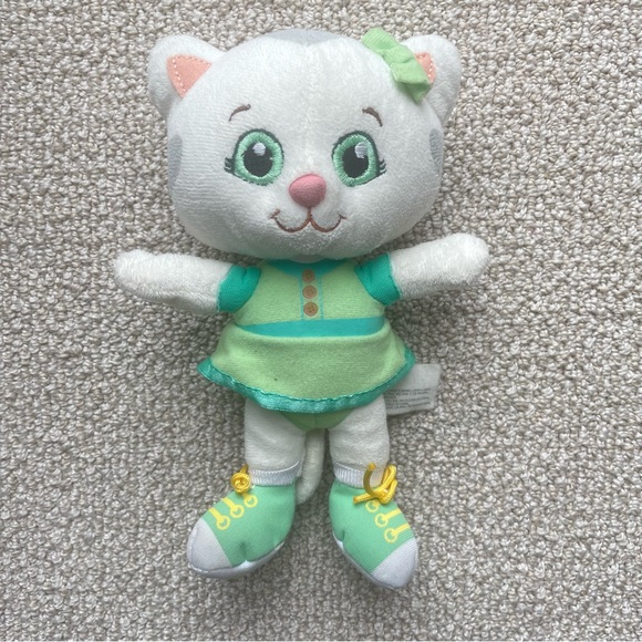 Fred Rogers Daniel Tiger Plush Katerina Kittycat 8.5” Green Stuffed Animal - Picture 1 of 5